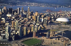 Images Dated 24th July 2007: Aerial of beautiful harbour and city of Vancouver British Columbia Canada