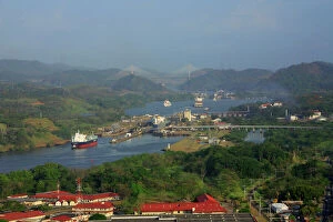 Images Dated 7th March 2007: aerial image of Mira Flores and Pedro Miguel locks of the Panama Canal, close to Panama City