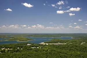Images Dated 2nd June 2006: Aerial view of Bull Shoal Lake in northern Arkansas
