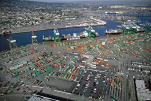 Images Dated 23rd December 2005: Aerial view of container yard with ships at Port of Long Beach, California