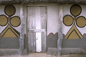 Thatch Prints: Africa, Botswana, Makgadikgadi Pans. Painting on houses