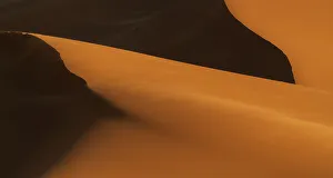Africa, Erg Chebbi, Morocco. Desert dune contrast. ©Bill Young / Jaynes Gallery / DanitaDelimont.com
