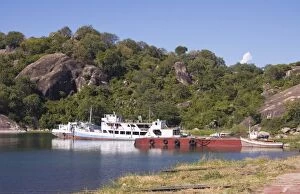 Images Dated 6th April 2007: Africa; Malawi; Lake Malawi; Boats docked at Monkey Bay