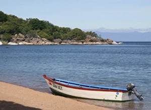 Images Dated 9th April 2007: Africa; Malawi; Lake Malawi; Lake Malawi National Marine Park; Kasankha Bay; Motor