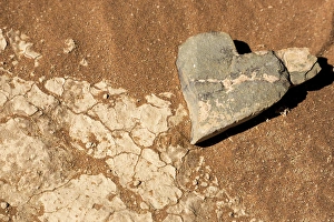 Images Dated 27th August 2014: Africa, Namibia, Namib-Naukluft Park. Heart-shaped rock