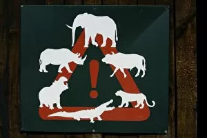 Images Dated 21st September 2007: Africa, South Africa, KwaZulu Natal, Westville, warning sign in Tembe Elephant Park