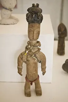 Images Dated 10th February 2008: Africa, West Africa, Ghana, Accra. Carved female figure in National Museum of Ghana