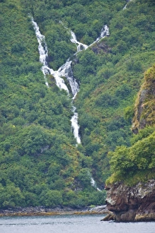 Images Dated 7th September 2008: Alaska. Katmai NP. Geographic Harbor in Amalik Bay