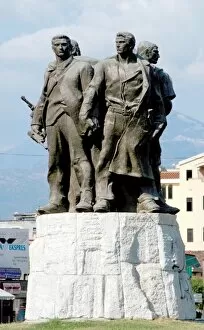 Images Dated 14th August 2007: Albania, Shkodra (Scutari) 5 Heroes Monument