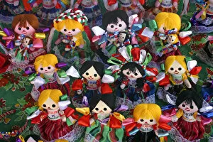 Images Dated 28th November 2005: Americas, Mexico, Guanajuato. Handmade dolls dressed in traditional costumes of Guanajuato