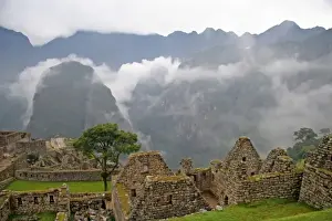 Images Dated 19th February 2007: Americas, Peru, Machu PIcchu. The ancient citadel of Machu Picchu