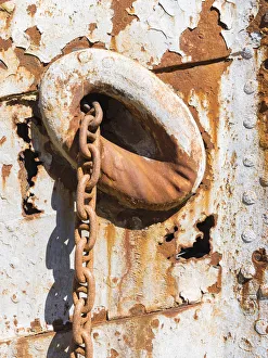 Ship Prints: Anchor chain of the Dias, a wreck in Grytviken