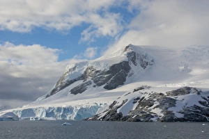 Images Dated 19th February 2014: Antarctica. Antarctic Peninsula. Paradise Harbor. Snowy mountains