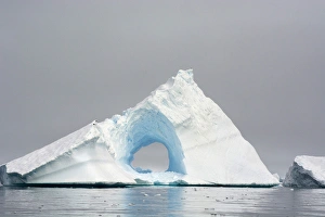 Images Dated 20th February 2014: Antarctica. Antarctic Peninsula. Charlotte Bay