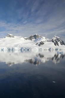 Images Dated 12th March 2010: Antarctica, Antarctic Penninsula. Paradise Harbour (aka Paridise Bay)