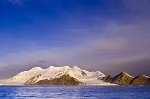 Images Dated 30th January 2005: Antarctica, Livingston Island. Sunset at Livingston Island Antarctica