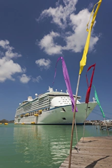 Images Dated 28th March 2012: Antigua and Barbuda, Antigua, St. Johns, Heritage Quay, Cruiseship terminal