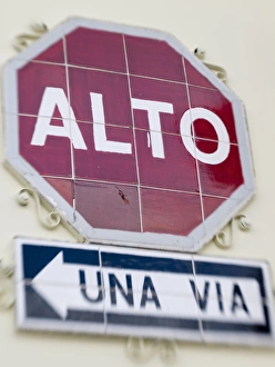 Images Dated 1st April 2007: Antigua, Guatemala. Stop sign