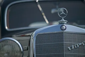 Images Dated 1st May 2004: antique mercedes