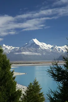 Images Dated 26th January 2006: Aoraki / Mt Cook, and Lake Pukaki, Canterbury, South Island, New Zealand
