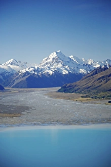 Images Dated 2nd November 2005: Aoraki / Mt Cook, Lake Pukaki and Tasman River, South Canterbury, South Island, New