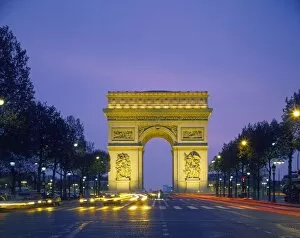 Images Dated 22nd December 2004: Arc de Triomphe, Paris, France