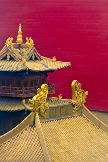 Architectural details of Jing an Temple, Shanghai, China
