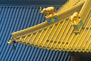 Architectural details of Jing an Temple, Shanghai, China