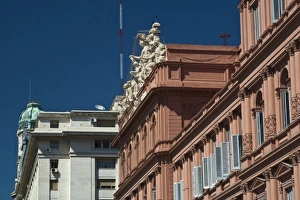 Images Dated 18th February 2009: Argentina, Buenos Aires. Puerto Madero, Casa Rosada presidential palace