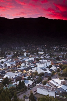 Images Dated 17th March 2009: Argentina, Neuquen Province, San Martin de los Andes. Town view from the east, evening