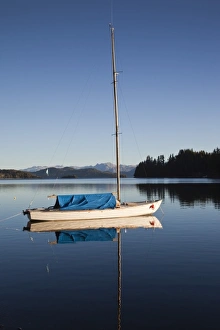 Images Dated 18th March 2009: Argentina, Neuquen Province, Villa La Angostura. Lake Nahuel Huapi at Manzano Bay