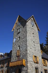 Images Dated 14th March 2009: ARGENTINA, Rio Negro Province, San Carlos de Bariloche. Centro Civico clocktower