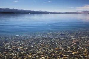 Images Dated 15th March 2009: ARGENTINA, Rio Negro Province, San Carlos de Bariloche. Playa Bonita on Lake Nahuel Huapi