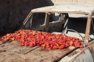 Jutta Riegel Prints: Argentina, Salta, Cafayate, how to dry tomatoes