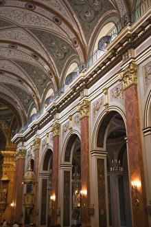 Images Dated 2nd March 2009: ARGENTINA, Salta Province, Salta. Salta Cathedral interior