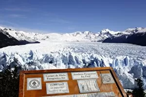 Argentina, Santa Cruz Province, Glaciers National Park. Perito Moreno Glacier