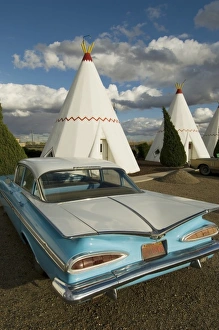 Images Dated 24th April 2005: Arizona, Holbrook, Teepee rooms, Wigwam Motel, built 1950, Old Route 66
