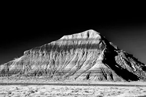 Images Dated 25th January 2024: Arizona, Petrified Forest National Park. The Tepees formation