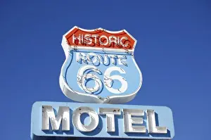 Images Dated 14th November 2006: Arizona, Seligman. Classic neon signage along historic Route 66