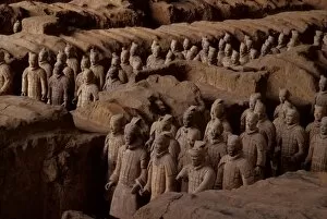 Images Dated 1st December 2004: The Army of terra cotta warriors at Emperor Qin Shihuangdis Tomb, Xian, Shaanxi Province