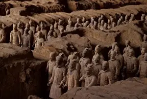 Images Dated 1st December 2004: The Army of terra cotta warriors at Emperor Qin Shihuangdis Tomb, Xian, Shaanxi Province