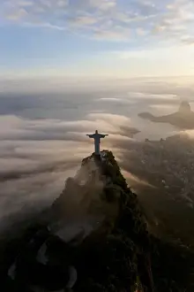 Images Dated 5th December 2011: The Art Deco statue of Jesus, known as Cristo Redentor (Christ the Redeemer)