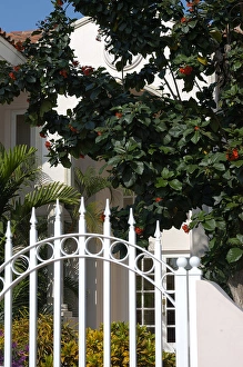 Images Dated 27th September 2005: Aruba, private home