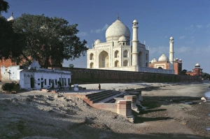 Uttar Pradesh Prints: Asia, India, Agra. The Taj Mahal, a World Heritage Site, in brilliant, white marble