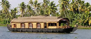 Images Dated 1st April 2007: Asia, India, Kerala (Backwaters). A Kerala houseboat on Kumarakom Lake