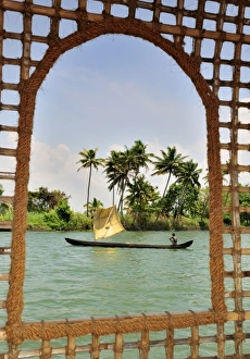 Images Dated 1st April 2007: Asia, India, Kerala (Backwaters). A fisherman on the Kerala Backwaters