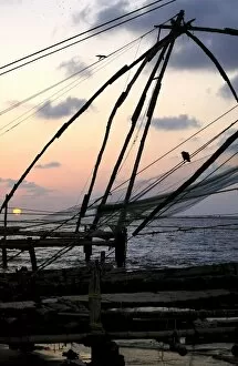 Images Dated 2nd April 2007: Asia, India, Kerala, Kochi (Cochin). A silhouette of a Chinese fishing net