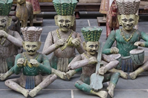 Udaipur Prints: Asia, India, Rajasthan, Udaipur, terra cotta, painted, figurines of musicians