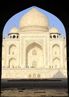 Images Dated 24th March 2007: Asia, India, Uttar Pradesh, Agra. The Taj Mahal