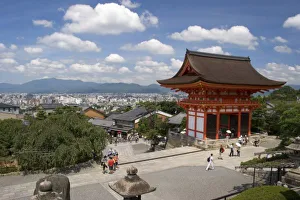 Images Dated 16th August 2006: Asia, Japan, Kyoto, Kiyomizu Temple